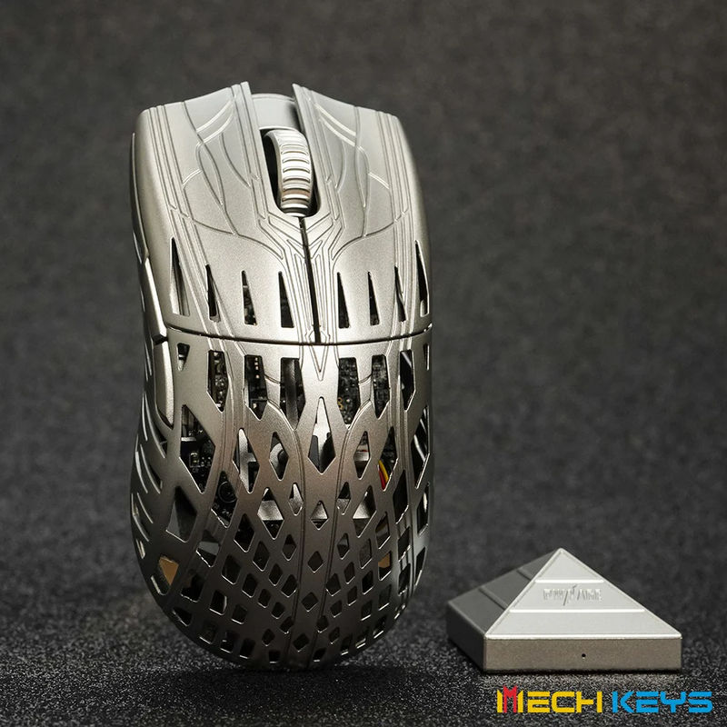 PWNAGE Trinity CF Carbon Fiber Symm 37g Gaming Mouse - Version:Trinity CF-Platinum - Sides:Cutout